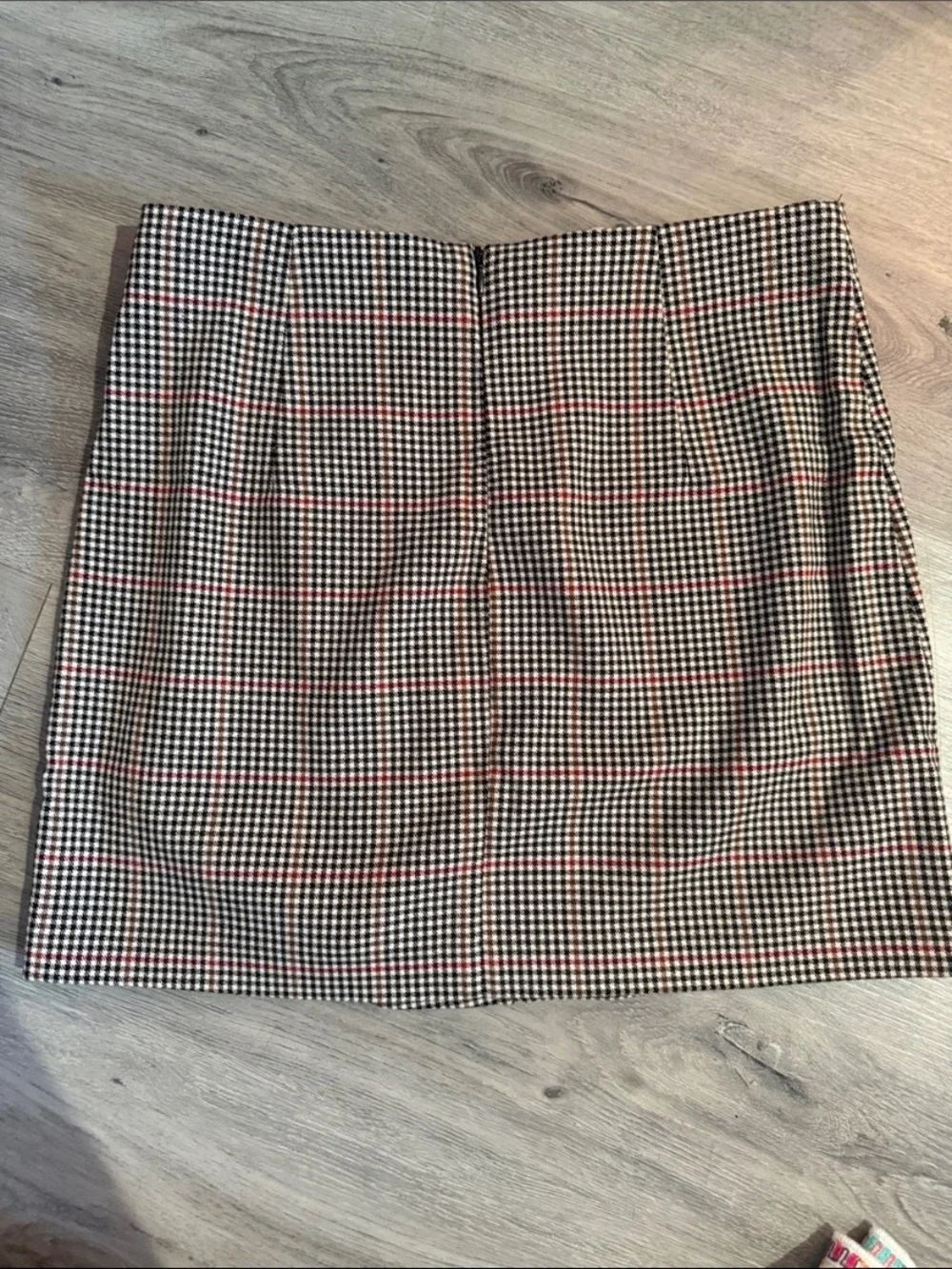 Button-Front Houndstooth Mini Skirt in Taupe